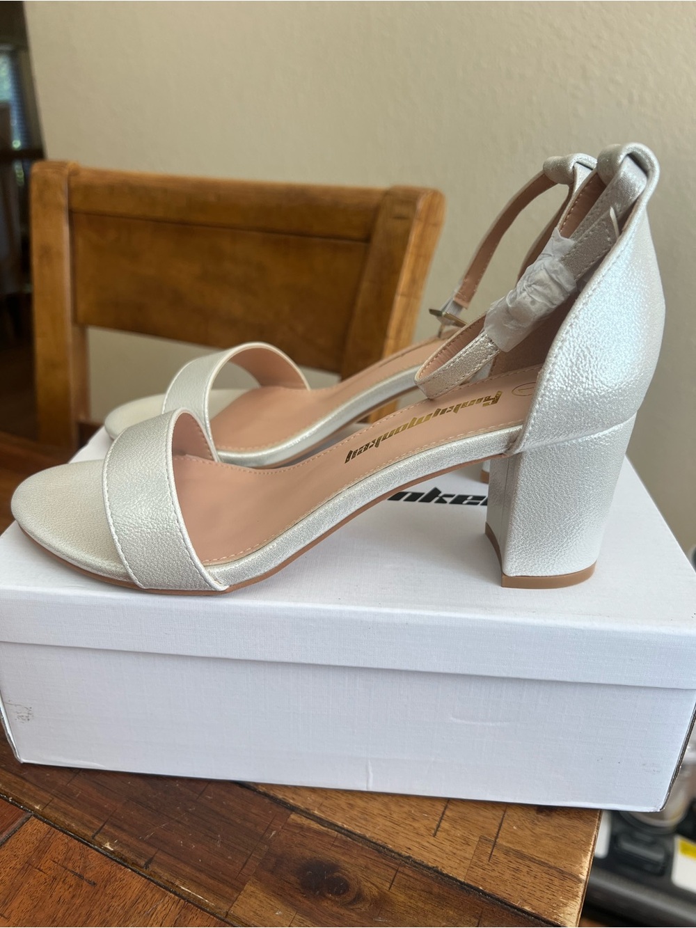 Funky Monkey Elegant Ivory Block Heel Sandals with Ankle Strap Size 7 NIB